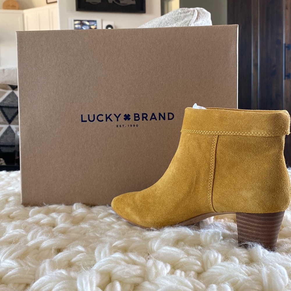 🆕 Lucky Brand yellow suede ankle boots - Picture 2 of 6
